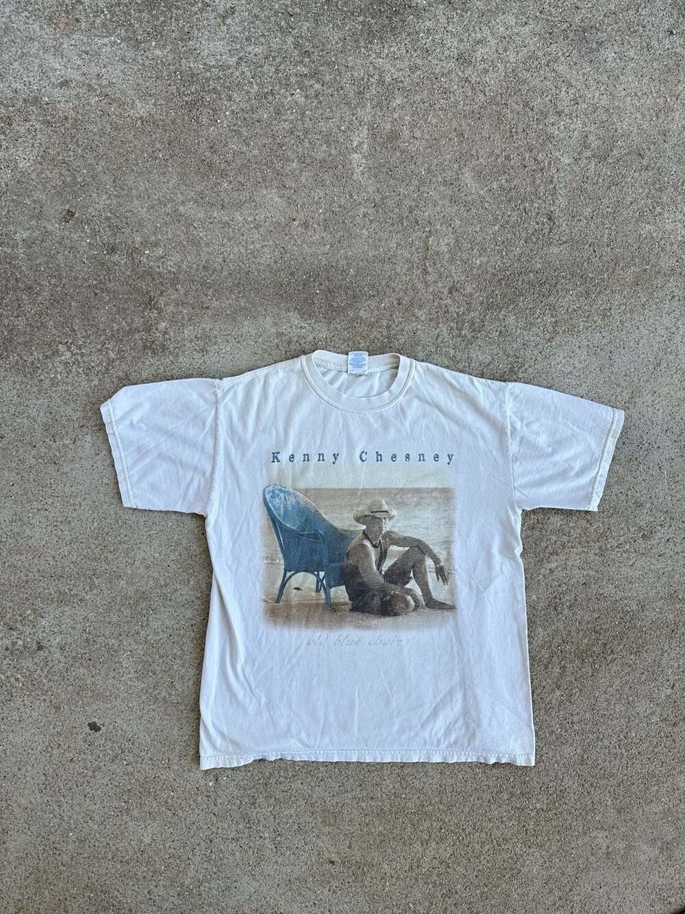 Kenny Chesney Old Blue Chair Graphic T-Shirt Size M